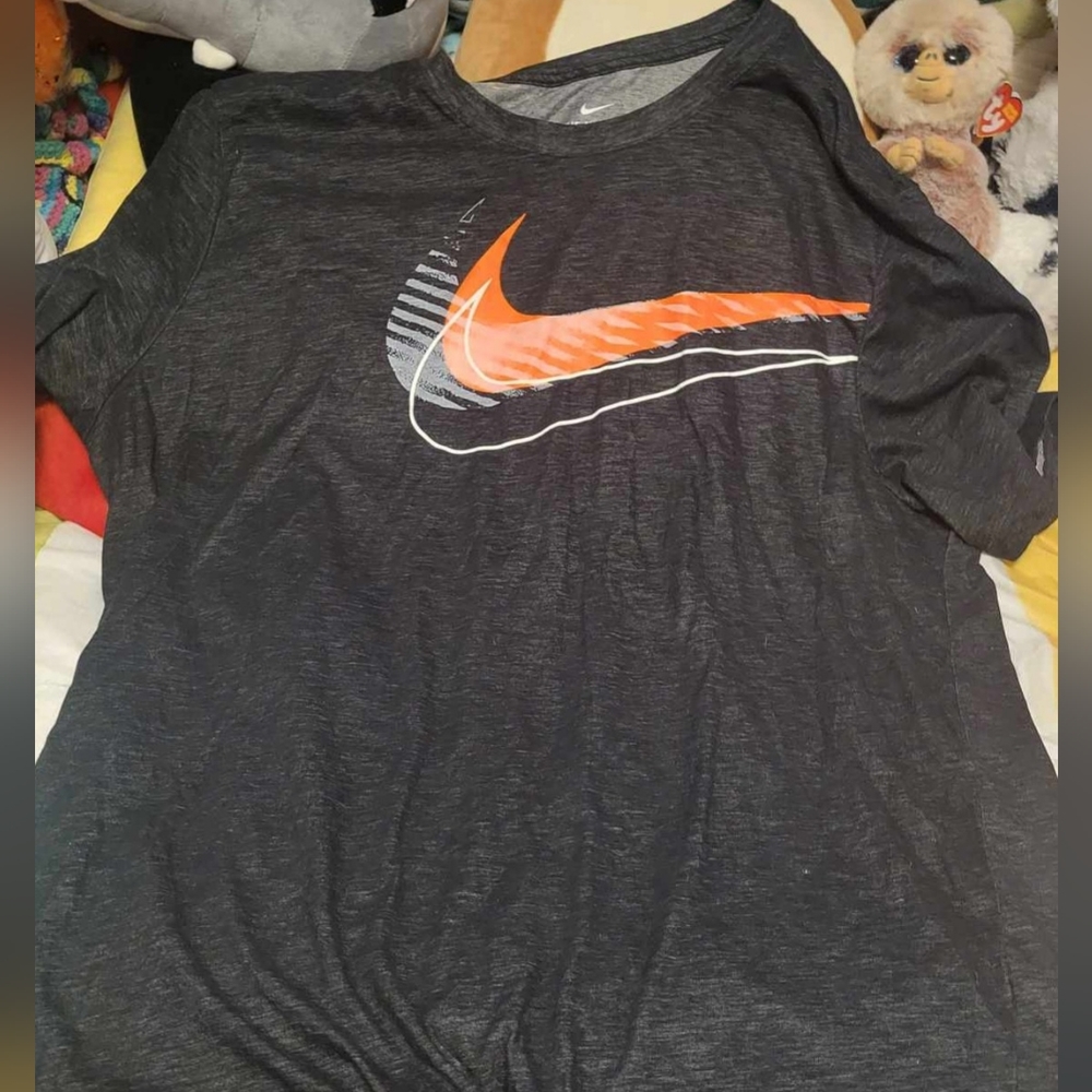 Nike swoosh